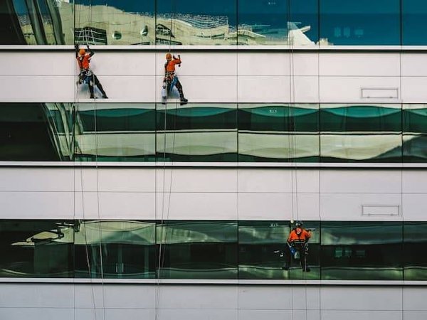 Comment réaliser un nettoyage de façade maison efficace et durable ?